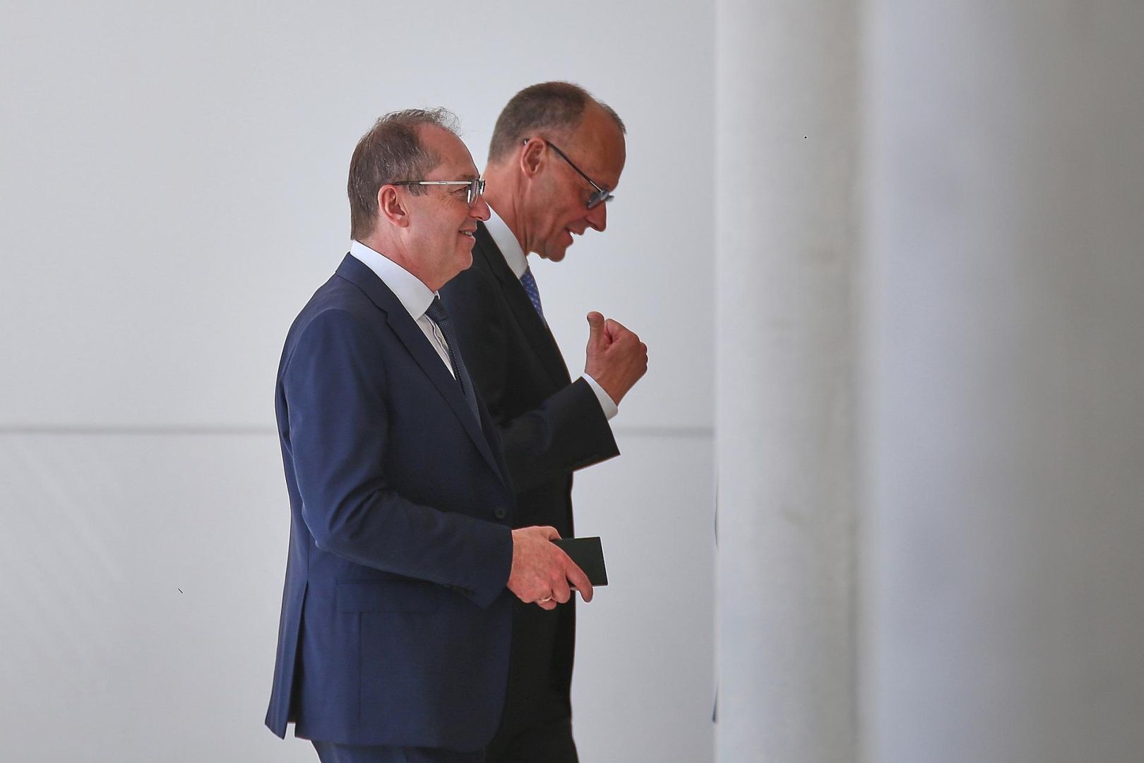 Dobrindt stellt sich in Stadtbild-Debatte hinter Merz