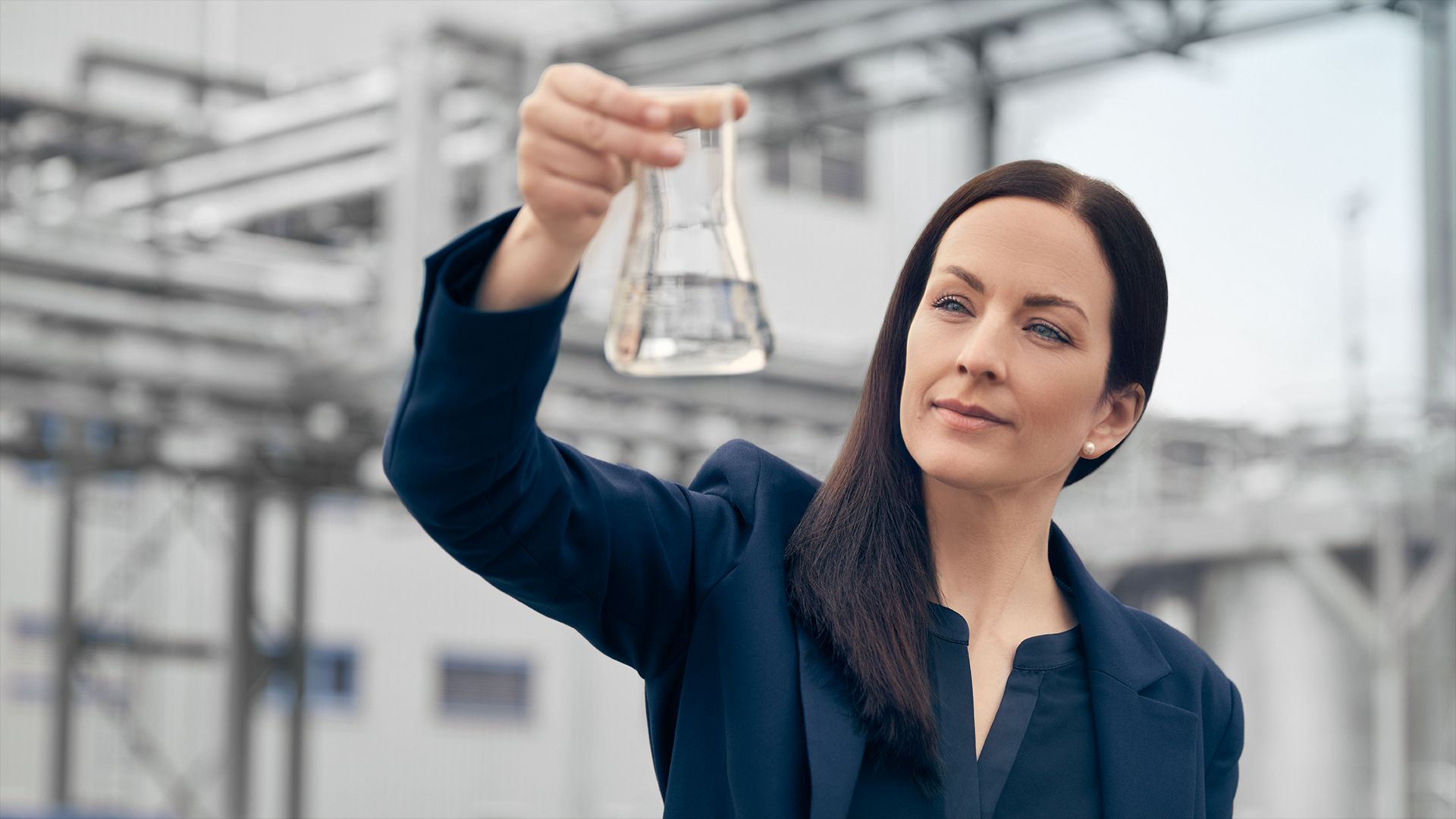 Alzchem verlängert Vorstandsverträge – starkes Signal an Investoren