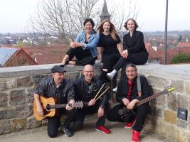 Am 14. Mai 2026 – Feiertagsmatinee mit der Band Smile a While
