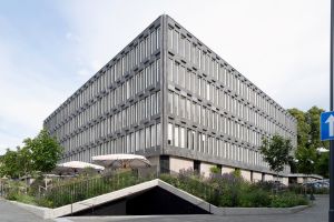 „American Embassy in Oslo – Modernisierung mit innovativer Parklösung von  WÖHR“