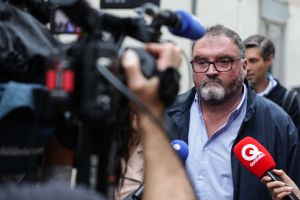 Anklage fordert lebenslang für Klinikarzt in Gift-Prozess