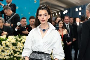 Anne Hathaway wurde zur 'schönsten Frau der Welt' ernannt.