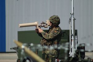 Anti-Drohnen-Boom treibt Electro Optic Systems – Auftragseingang explodiert