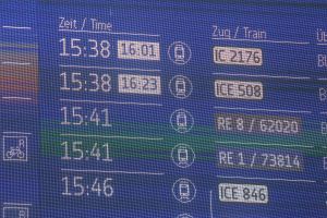 Anzeigetafel bei der Deutschen Bahn (Archiv)