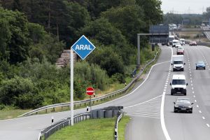 Aral-Tankstelle an einer Autobahn (Archiv)