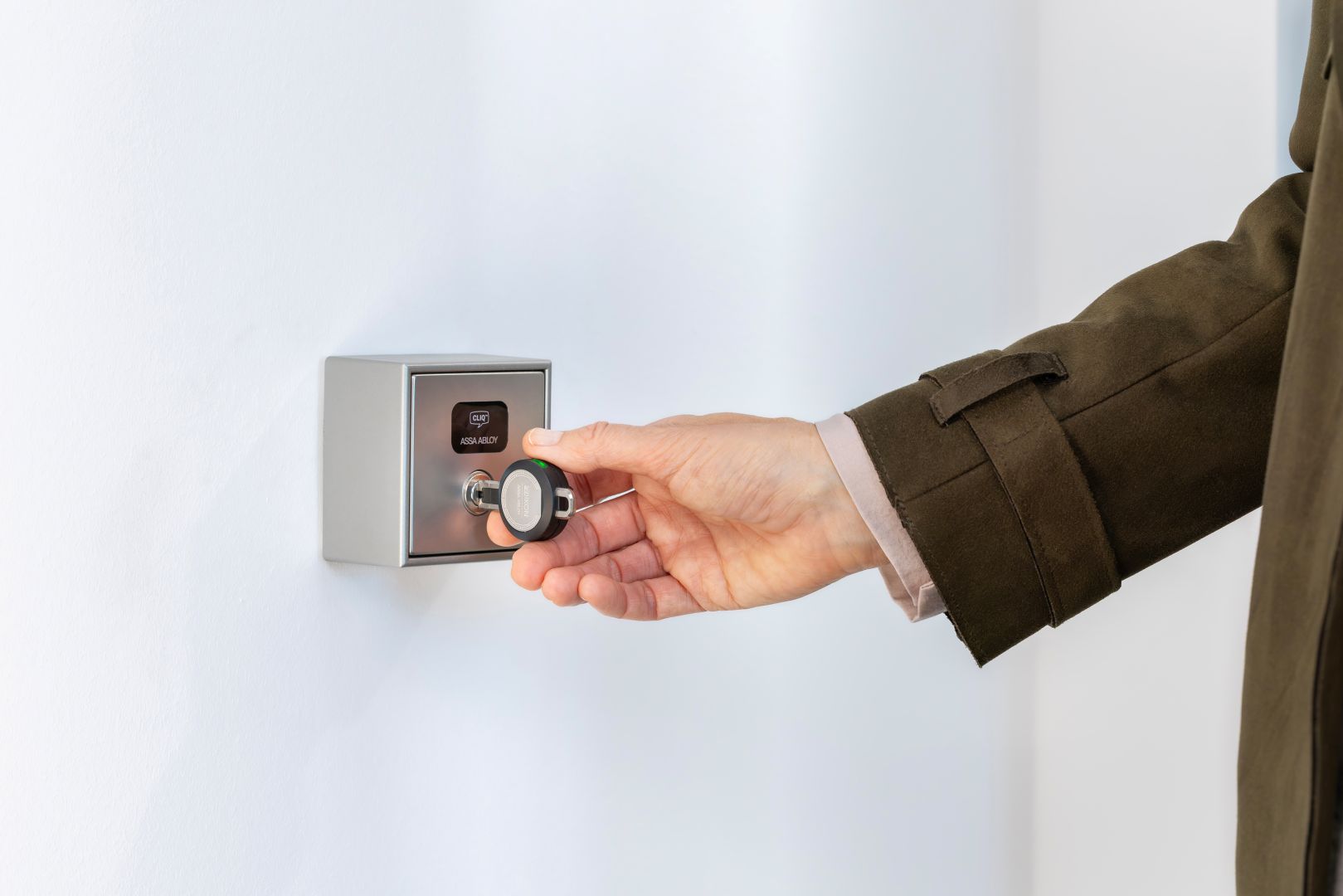 ASSA ABLOY erweitert digitale Zutrittswelt mit neuen CLIQ® Lesern und Updatern