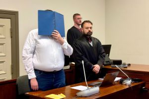 Auftakt Prozess wegen versuchten Mordes an Kollegin