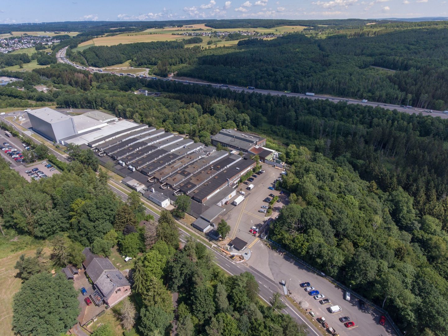 AUMOVIO verkauft Standort in Rheinböllen an RHB-Industries