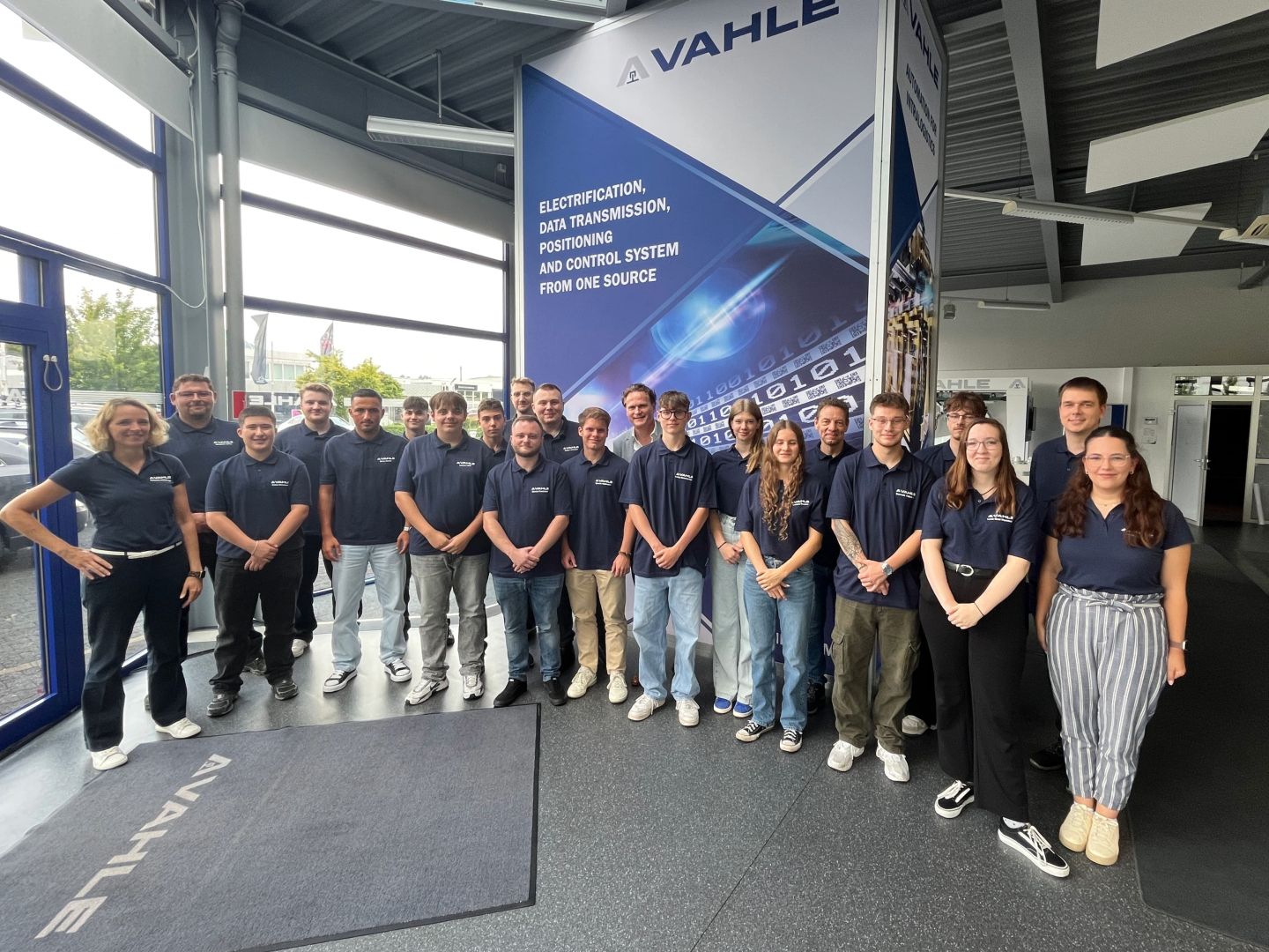 Ausbildungsstart bei VAHLE: 16 neue Talente starten in Kamen ins Berufsleben