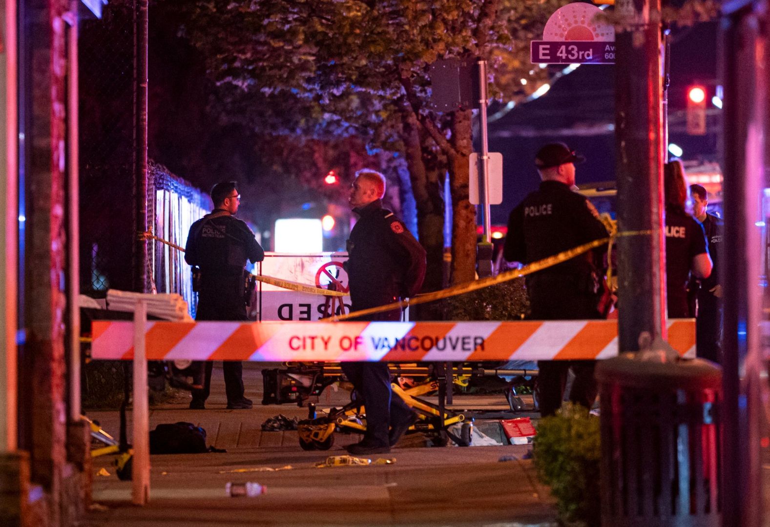 Auto fährt in Menge - mehrere Tote in Kanada