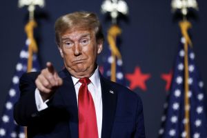 Autohersteller beschleunigen US-Exporte aus Angst vor Trump-Zöllen