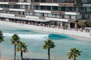 AWM schließt das Jahr 2025 mit mehreren großen Eröffnungen von Surf-Standorten ab