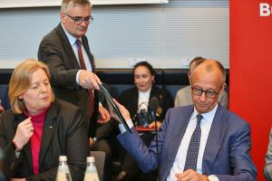 Bärbel Bas, Stefan Kornelius, Friedrich Merz am 19.05.2026
