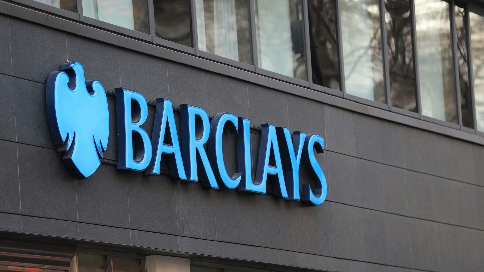 Barclays überrascht mit Aktienrückkauf und höherer Renditeprognose