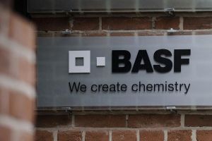 BASF senkt Jahresprognose – geopolitische Risiken und Währungseffekte belasten Ergebnis deutlich