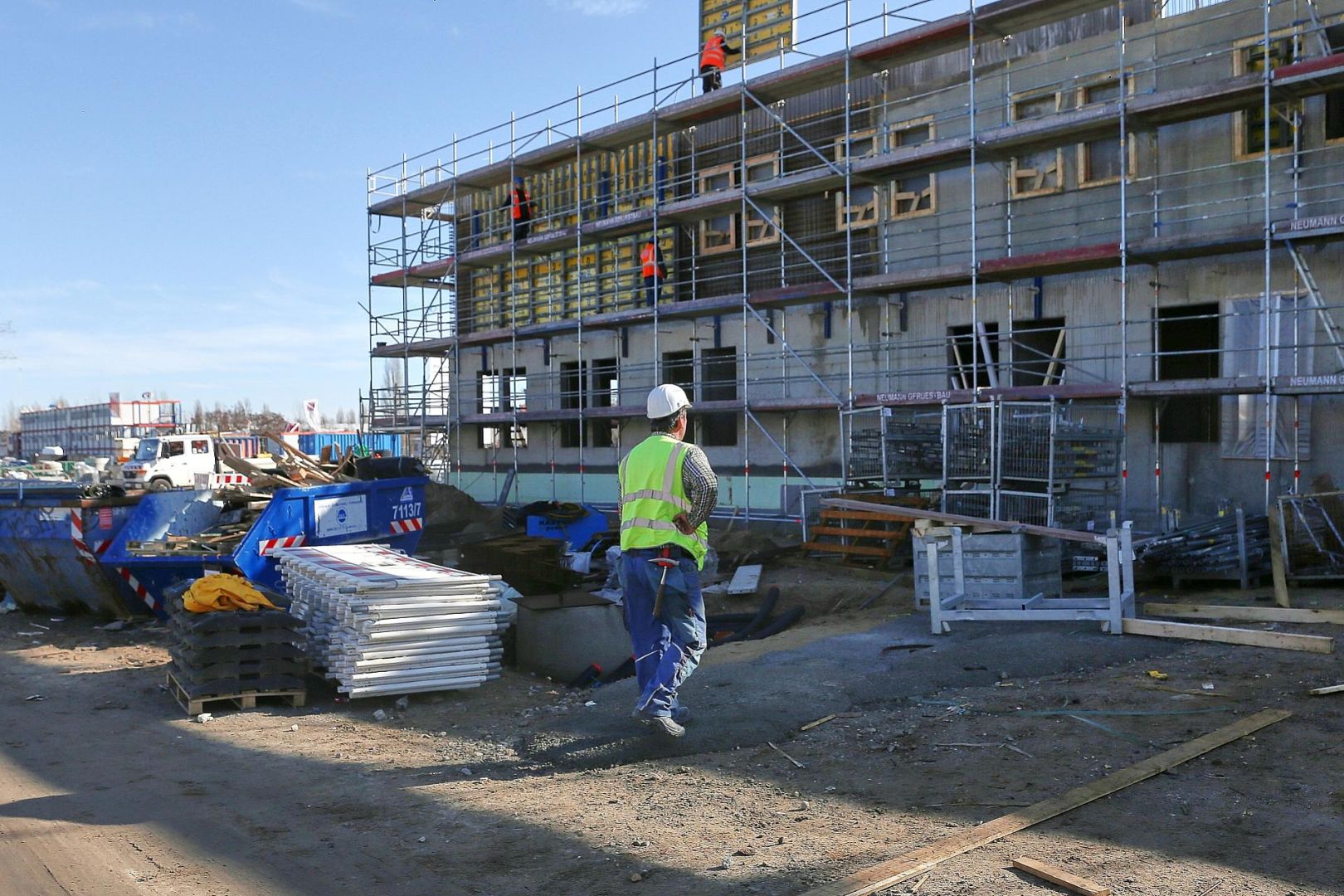 Bauarbeiter auf Baustelle (Archiv)