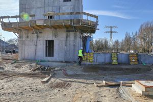 Bauarbeiter auf Baustelle (Archiv)