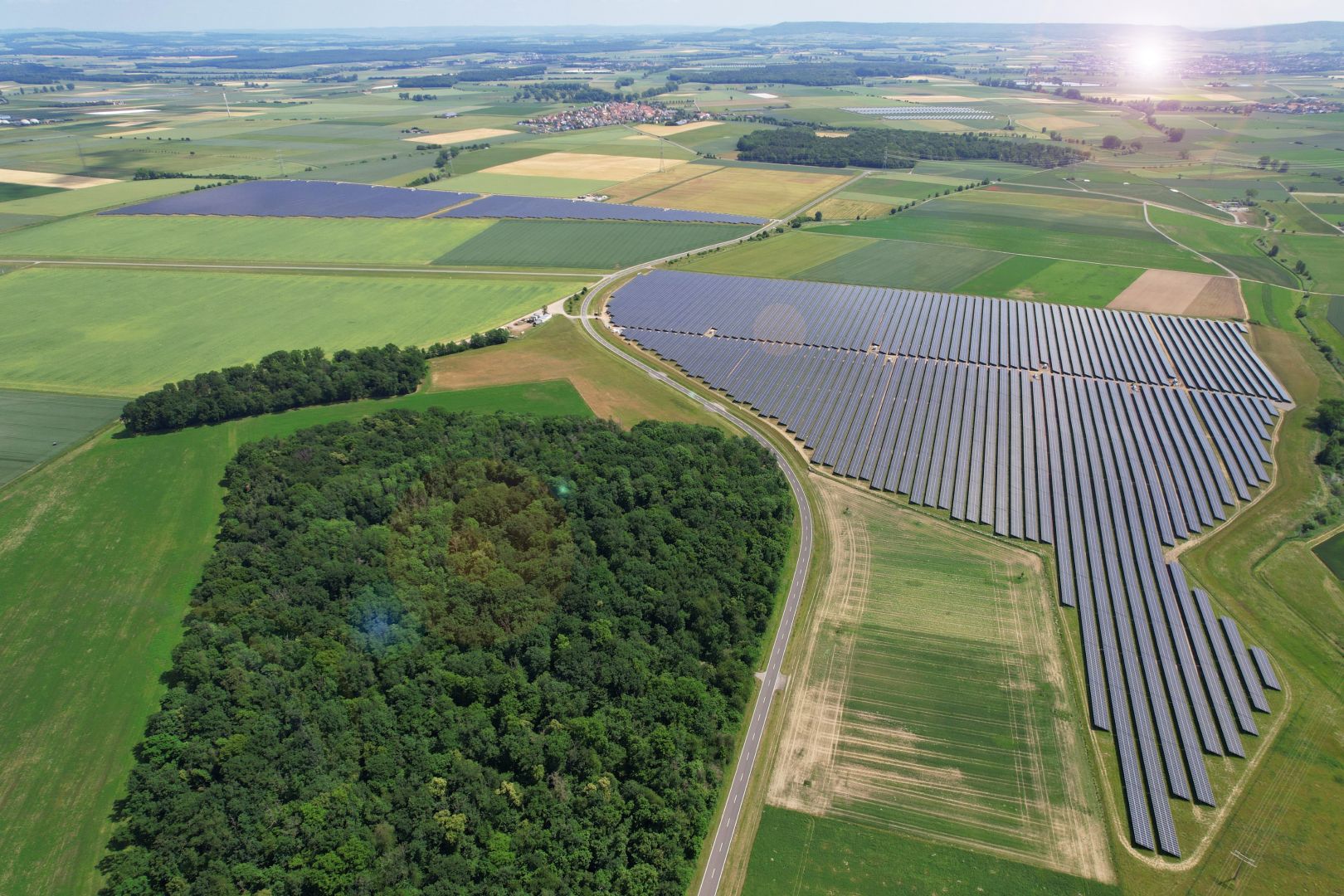 BELECTRIC nimmt 96-Megawatt-Solarpark in Heimatgemeinde in Betrieb