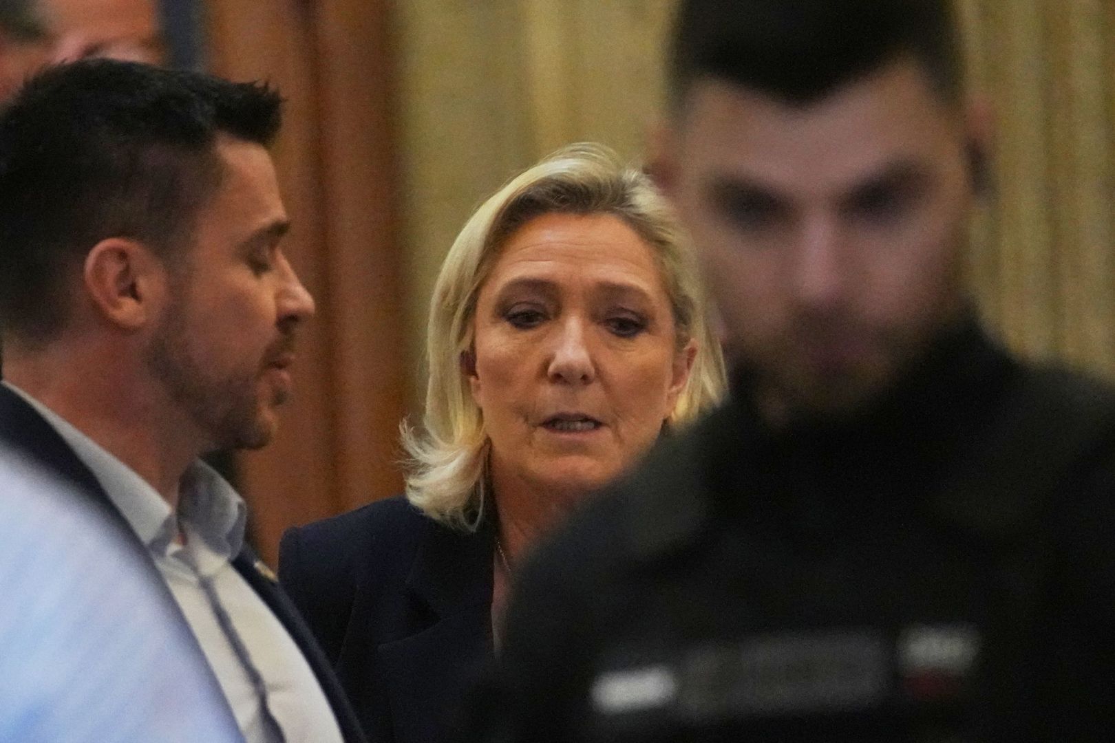 Berufungsverfahren - Le Pen zum Verdacht auf Veruntreuung