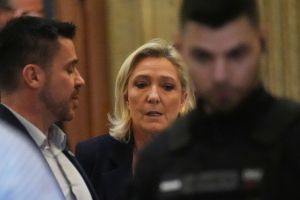 Berufungsverfahren - Le Pen zum Verdacht auf Veruntreuung