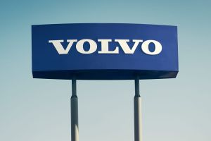 Bittere Bilanz, steigende Kurse – Warum die Volvo-Aktie trotz Milliardenverlust zulegt