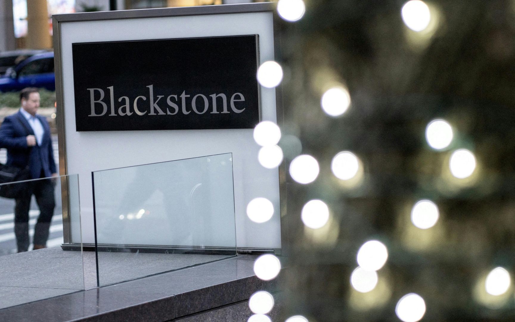 Blackstone bereitet milliardenschweren Verkauf von First Eagle vor