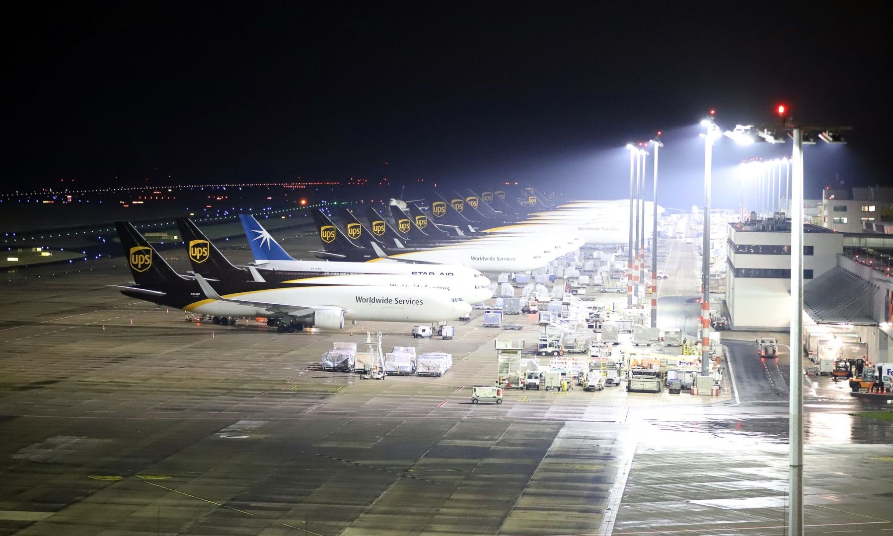 Blitzeis legt Flugbetrieb in Köln/Bonn für 45 Minuten lahm