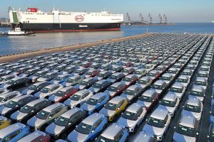 BMW trotzt dem Absturz – während China und US-Zölle unter Druck setzen