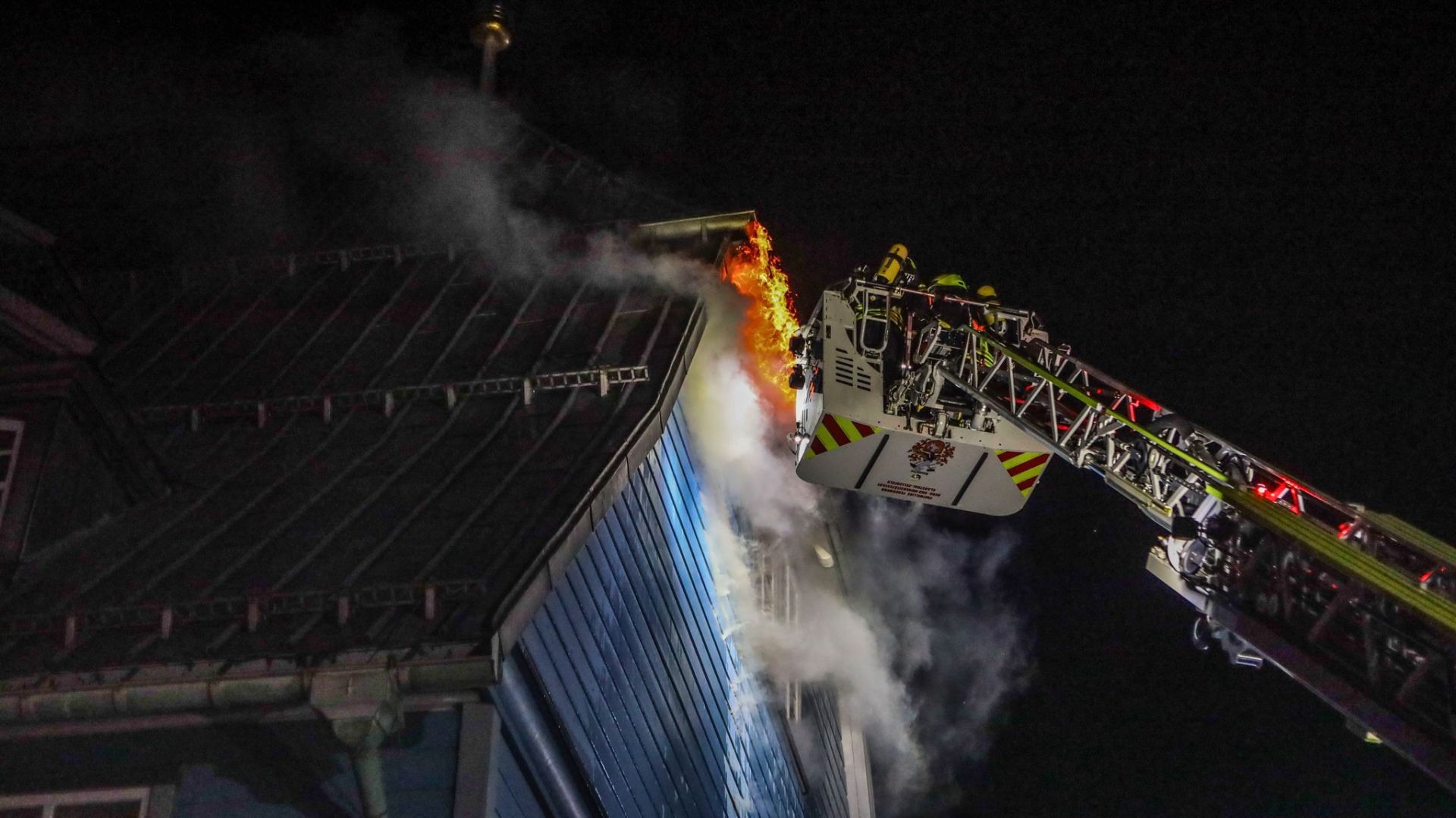 Brand in Deutschlands größter Holzkirche