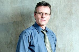 Brett Goldstein hat dem kürzlich verstorbenen Anthony Head in den sozialen Medien Tribut gezollt.