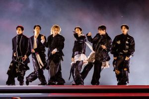 BTS haben ihre 'ARIRANG'-Welttour mit einem emotionalen Auftakt gestartet.