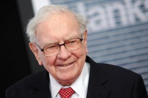 Buffetts Rückzug schockt die Börse: Warum die Berkshire-Aktie unter Druck gerät
