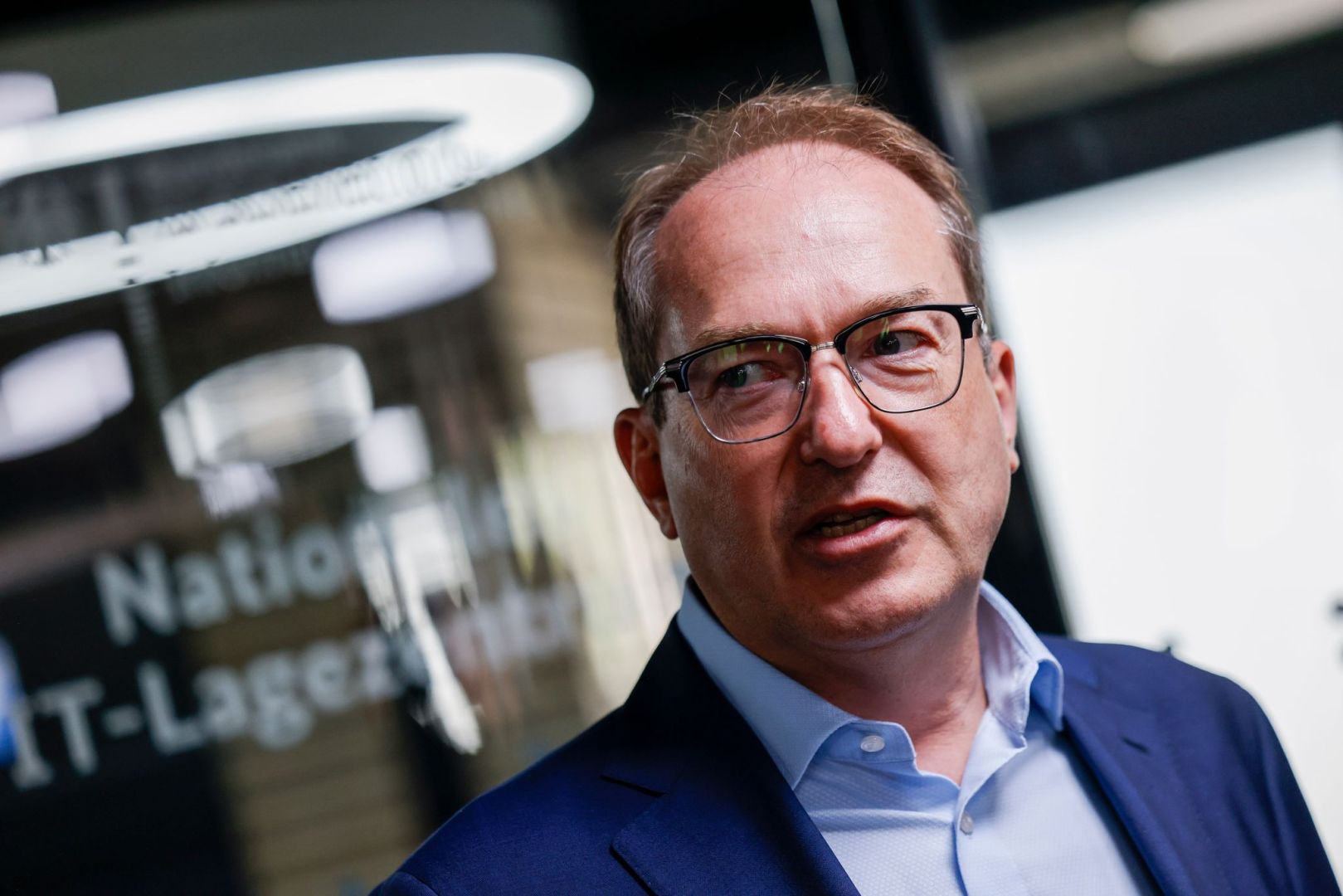 Bundesinnenminister Dobrindt besucht das IT-Lagezentrum des BSI