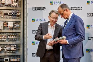 Bundeskanzler Friedrich Merz besucht Phoenix Contact auf der Hannover Messe