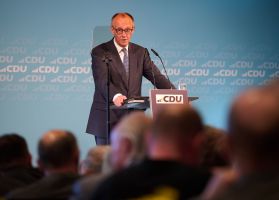 Bundeskanzler Merz beim Jubiläum des Neheim-Hüstener Programms