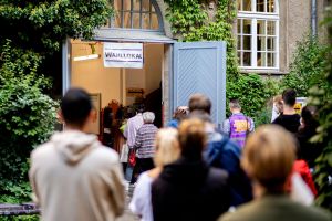 Bundestagswahl - Schlangen vor Berliner Wahllokalen