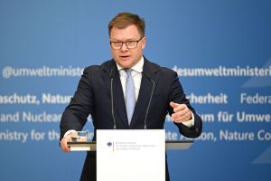 Bundesumweltminister stellt Elektroauto-Kaufprämie vor