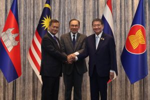 China greift ein – Thailand und Kambodscha stoppen plötzlich den Krieg