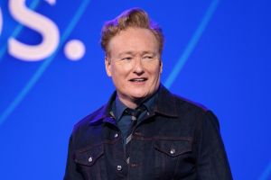 Conan O'Brien wurde gesagt, dass er für seine Rolle beim Töpfchen-Training in 'Toy Story 5' 'nicht schauspielern muss'..