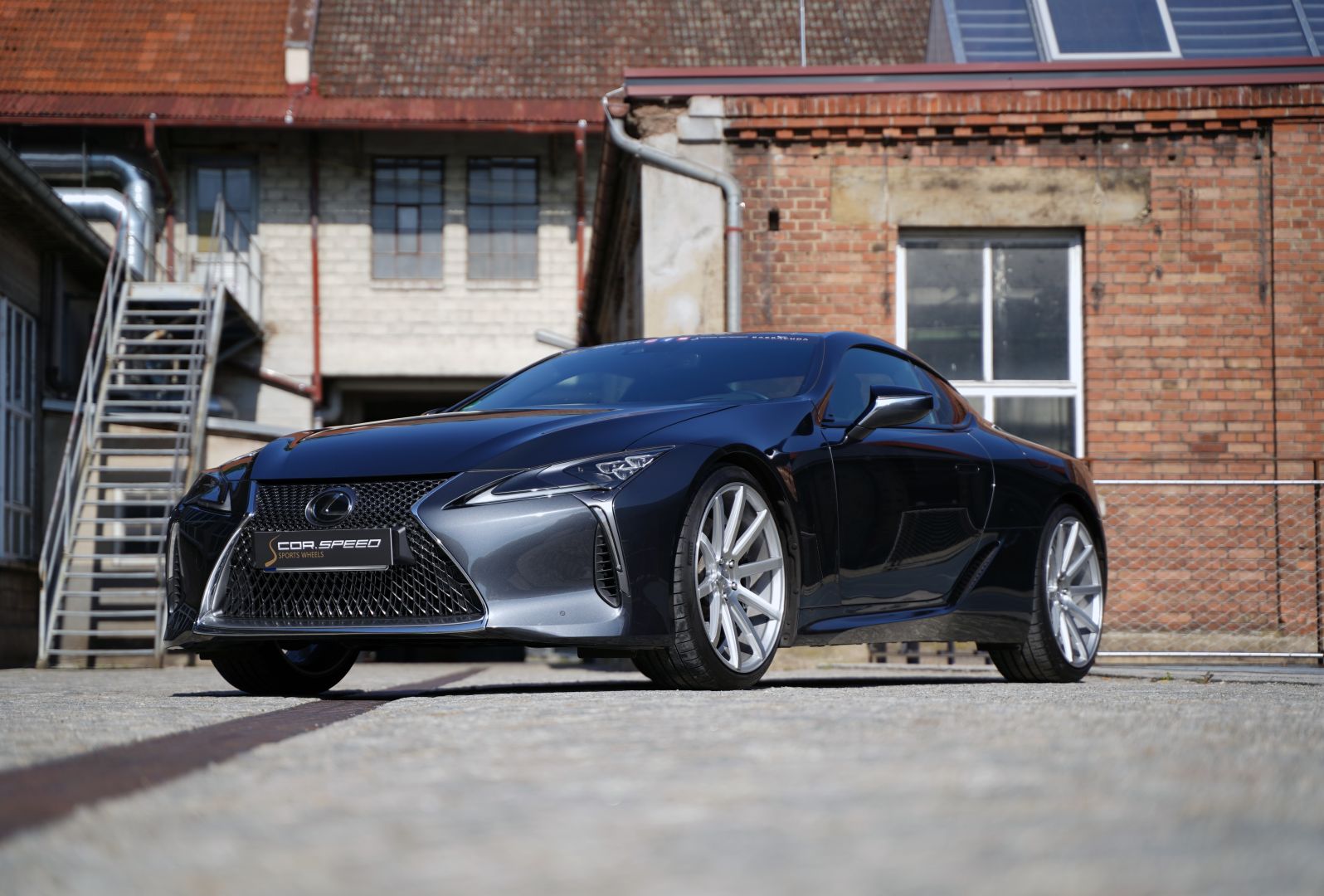 Cor.Speed Deville an Lexus' Luxus-Coupé LC 500