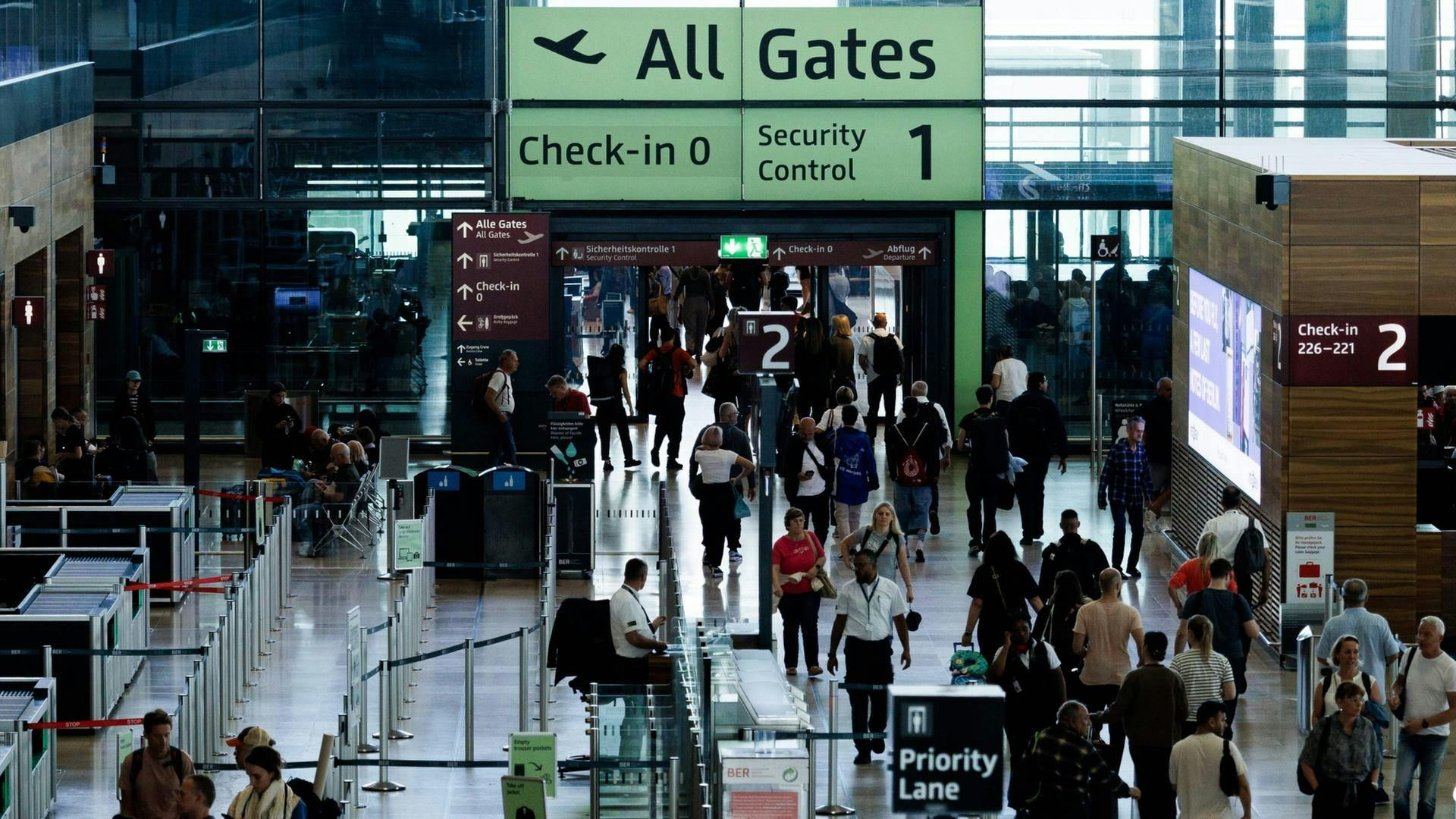 Cyberangriff legt Check-in-Systeme an europäischen Flughäfen lahm – auch BER betroffen