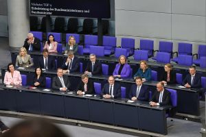 Das neue Kabinett Merz auf der Regierungsbank (Archiv)