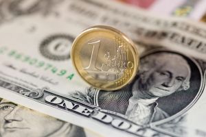 Der Dollar taumelt – und mit ihm das Vertrauen in Amerikas Wirtschaftsführung