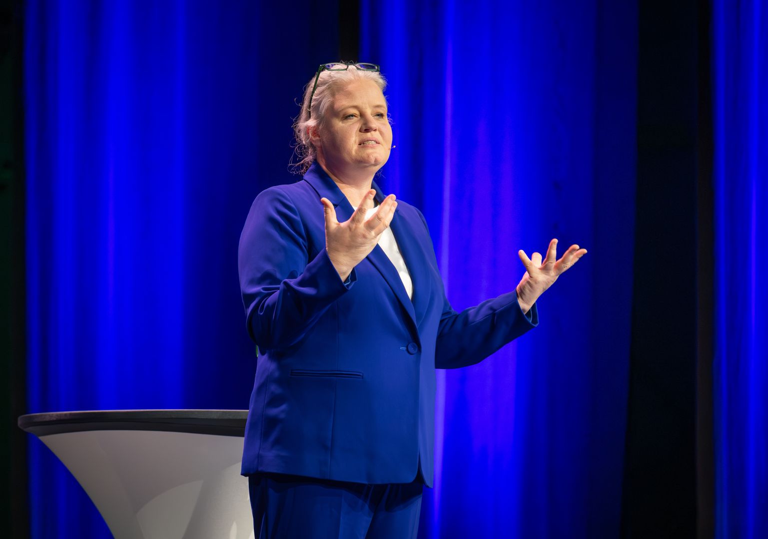 Der Mensch hat weiter die Hosen an