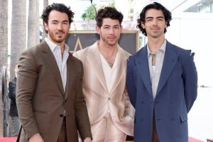 Der Vater der Jonas Brothers hat die Rechte an Teilen des Backkatalogs seiner Söhne gekauft.