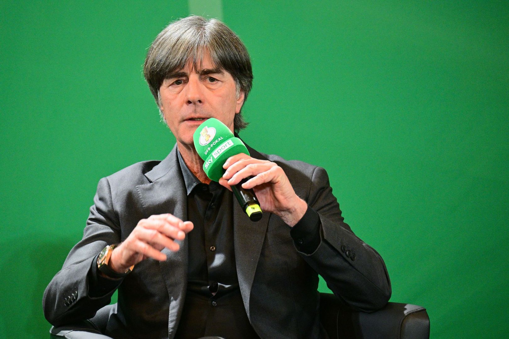 DFB-Pokal Handover