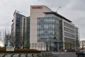 Diageo-Chefin tritt nach Einbruch der Aktie ab – CFO Jhangiani übernimmt interimistisch