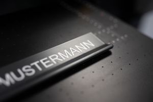 Digitaldruck als neuer Standard für Briefkasten-Beschriftungen | KNOBLOCH