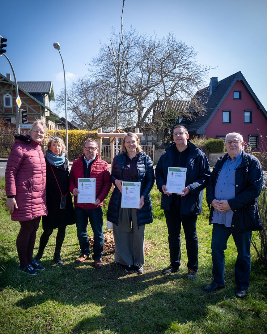 Drei Blumeneschen für das Gedenken in Weimar