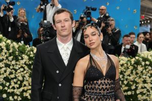 Dua Lipa und Callum Turner